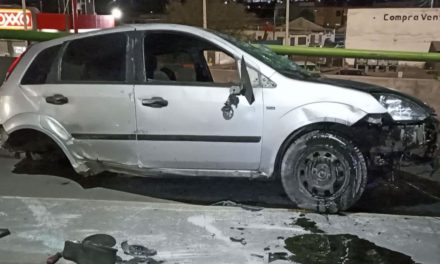 Saltillo: Destrozan su coche y salen ilesos; sufren violento choque en ‘El Sarape’