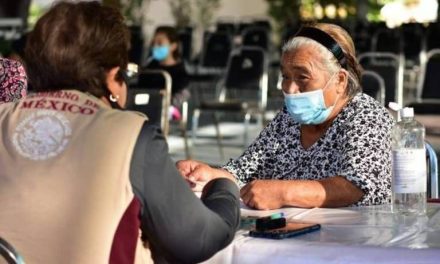 Siguen fallas en pago de pensión de adultos mayores en Saltillo