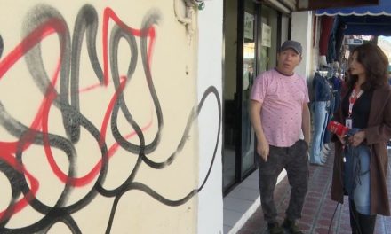 Piden vigilancia en el Centro de Saltillo por pintas de vándalos en negocios