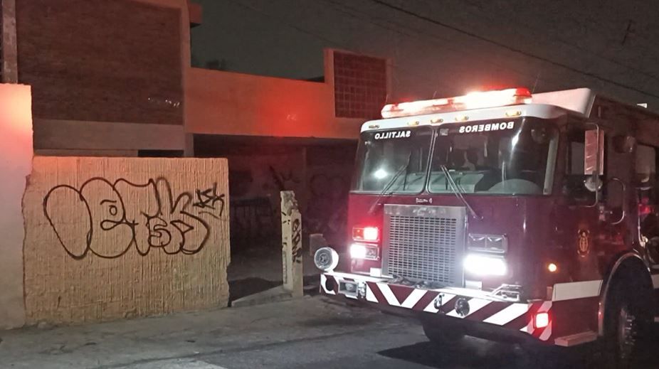 Causan incendio tras una pelea en la Zona Centro de Saltillo