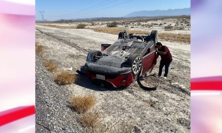 Regiomontana termina lesionada al sufrir una volcadura en la Saltillo-Torreón