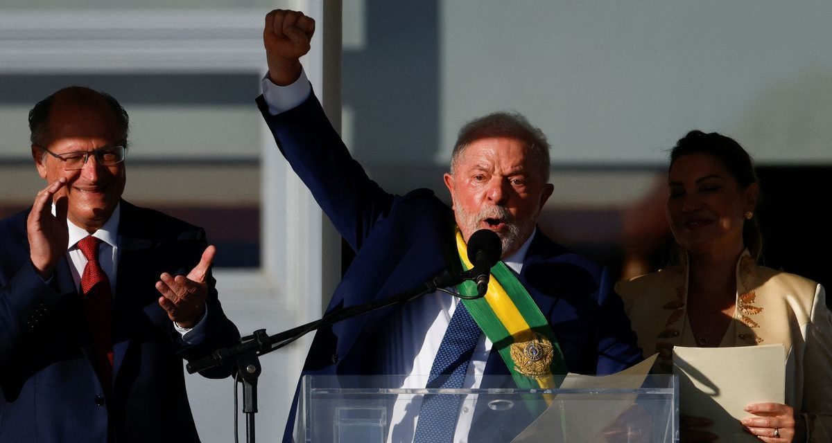 Promete Lula da Silva reconstrucción de Brasil tras asumir la presidencia
