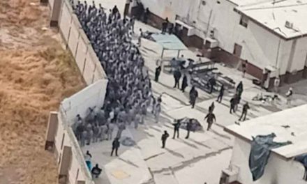 Sepultan y rinden honores a 10 policías abatidos en el motín de Ciudad Juárez