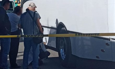 Niña de 7 años muere atropellada por combi en San Luis Potosí