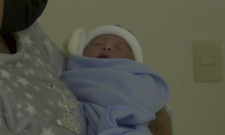 Es Santiago el primer bebé del año en Saltillo