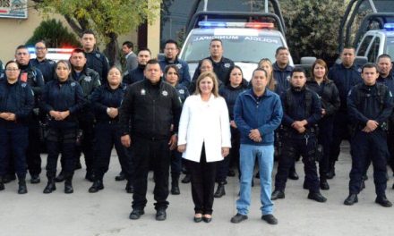 Festejan a policías de Sabinas