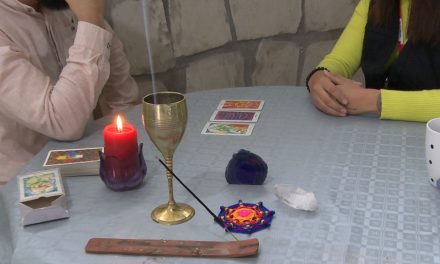 Terapeuta holístico recomienda sanar internamente para progresar y cumplir propósitos de Año Nuevo