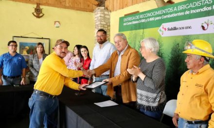 Reconoce Chema Fraustro a brigadistas forestales