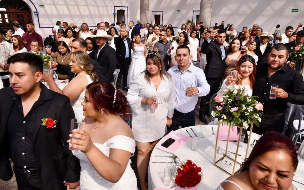 Dijeron ‘¡sí, acepto!’ 120 parejas en bodas comunitarias de Monclova