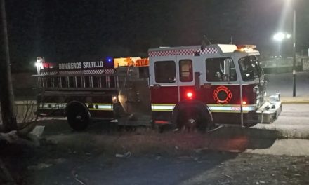 Incendio alarma a vecinos en Saltillo; se pudo controlar a tiempo