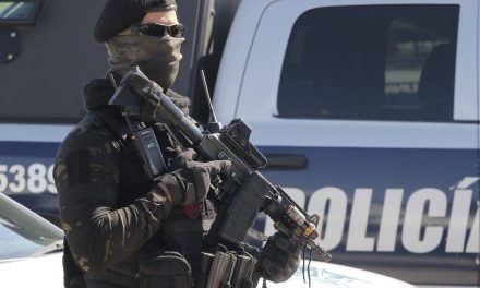 Secretaría de Seguridad de Coahuila brinda auxilio a mujer y su hijo