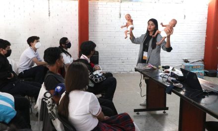 DIF Torreón imparte pláticas sobre sexualidad responsable
