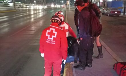 Hombre atropella a mujer al sur de Saltillo y escapa… automovilistas le dan alcance para detenerlo