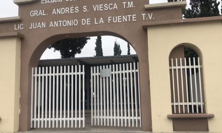 Dos alumnos permanecen en la comandancia de la policía tras riña en secundaria de Saltillo