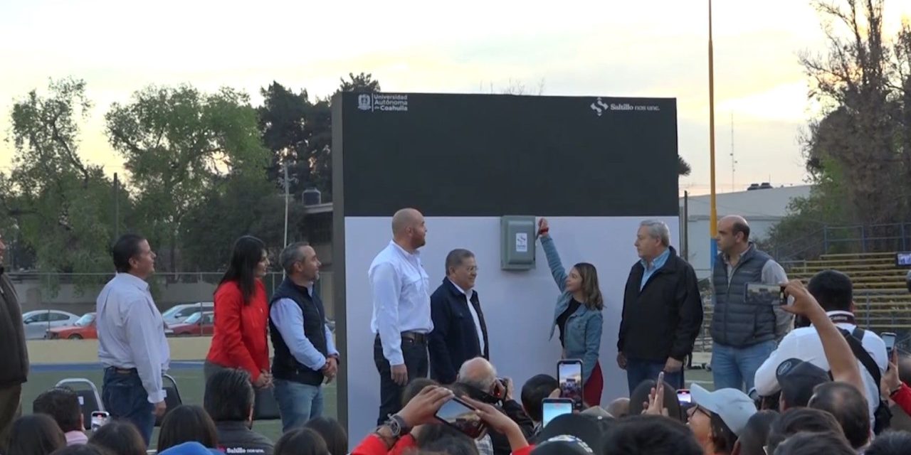 Apoya Chema Fraustro a jóvenes universitarios