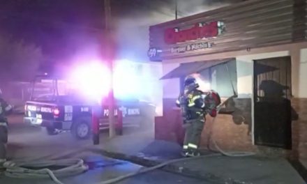Comercio se incendia en Saltillo