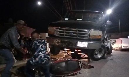 Un hombre bajo los efectos del el alcohol se impacta contra 4 vehículos en Parras
