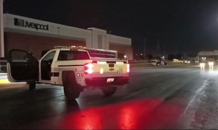 Choca contra el muro de contención tras quedarse dormido en Saltillo