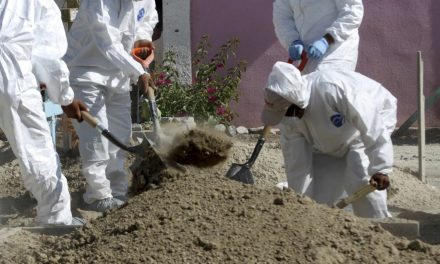 Realizarán exhumaciones en Durango