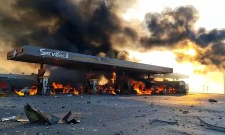Así fue como escaparon los habitantes cuando explotó una gasolinera en Hidalgo (video)