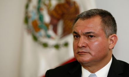 Defensa de García Luna pide retirar cargos por organización criminal y conspiración por narcotráfico