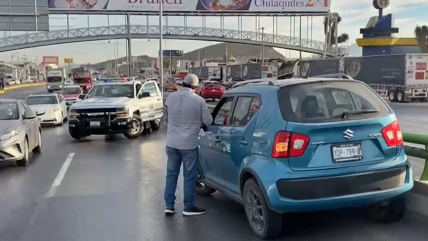 Una dormitada le cuesta a una joven un choque en Saltillo