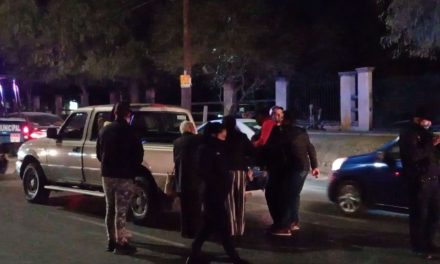 Saltillo: Hombre perdió la vida a bordo de su camioneta en Vito Alessio Robles