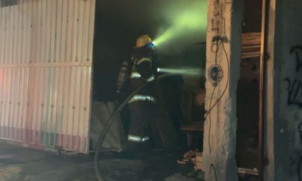 Saltillo: Arde taller en colonia Vista Hermosa