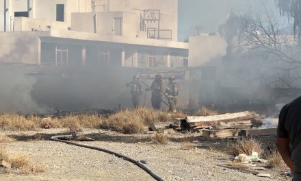 Incendio en la colonia República moviliza a bomberos de Saltillo