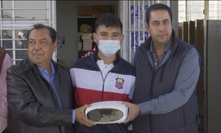 Entrega alcalde de Ramos Arizpe apoyos de ‘Mejora Tu Escuela’