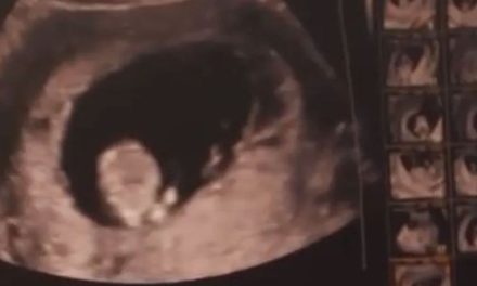 Se embaraza de su esposo que murió hace cuatro años