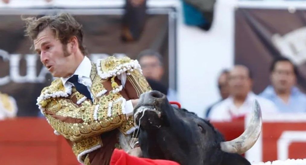 El ‘Payo’ sufre cornada en el ojo durante corrida de toros en León