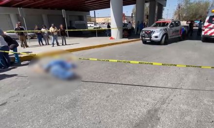Saltillo: Volcadura deja dos personas sin vida y 4 más lesionadas en bulevar Fundadores
