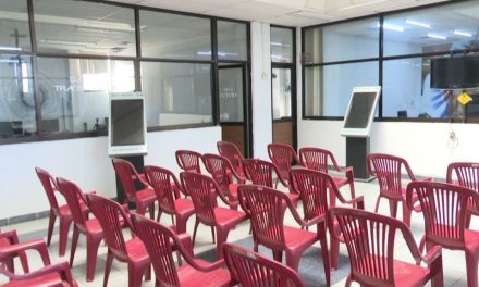 Lucen vacías las instalaciones de Informática Educativa Siglo XXI