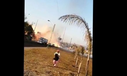 Momento exacto de la explosión de una pipa en gasolinera de Tula
