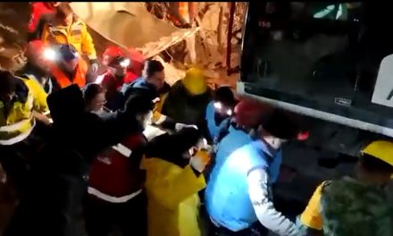 Brigada mexicana rescató a otra persona con vida, a 5 días del sismo en Turquía (video)