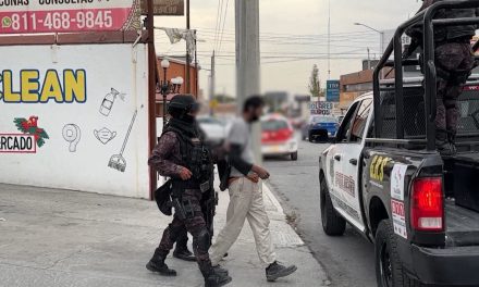 Sujeto causa destrozos en colonia Latinoamericana de Saltillo; GRS lo detuvo