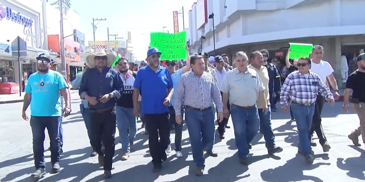 Marchan obreros de AHMSA exigen pago del ahorro