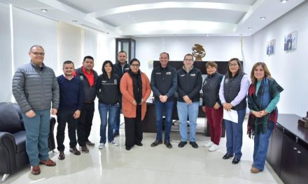 Viaja comisión de Acuña para buscar médicos