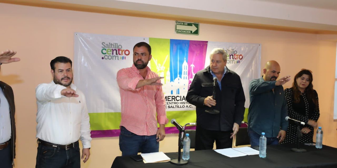 Toma Chema Fraustro protesta a líder de comerciantes del centro histórico de Saltillo