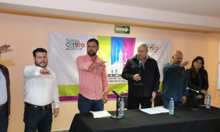 Toma Chema Fraustro protesta a líder de comerciantes del centro histórico de Saltillo