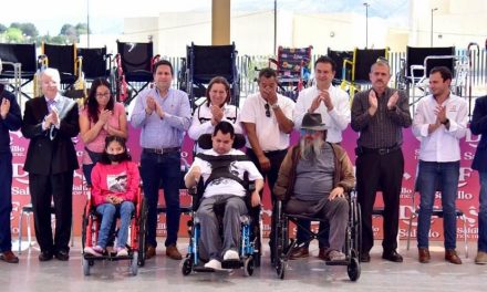 DIF Saltillo entrega aparatos ortopédicos 