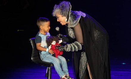 ‘¡De piedra!’ Se cumple sueño de Chucho y canta ‘Castillos’ junto a Amanda Miguel (video)