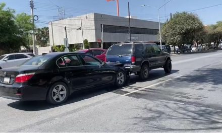 Saltillo: Destruye su BMW en avenida Universidad