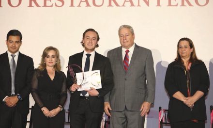 Entregan Presea al Mérito Restaurantero CANIRAC 2023