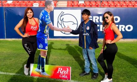 El San Luis hace convivencia con fanáticos… y usa jugadores de cartón