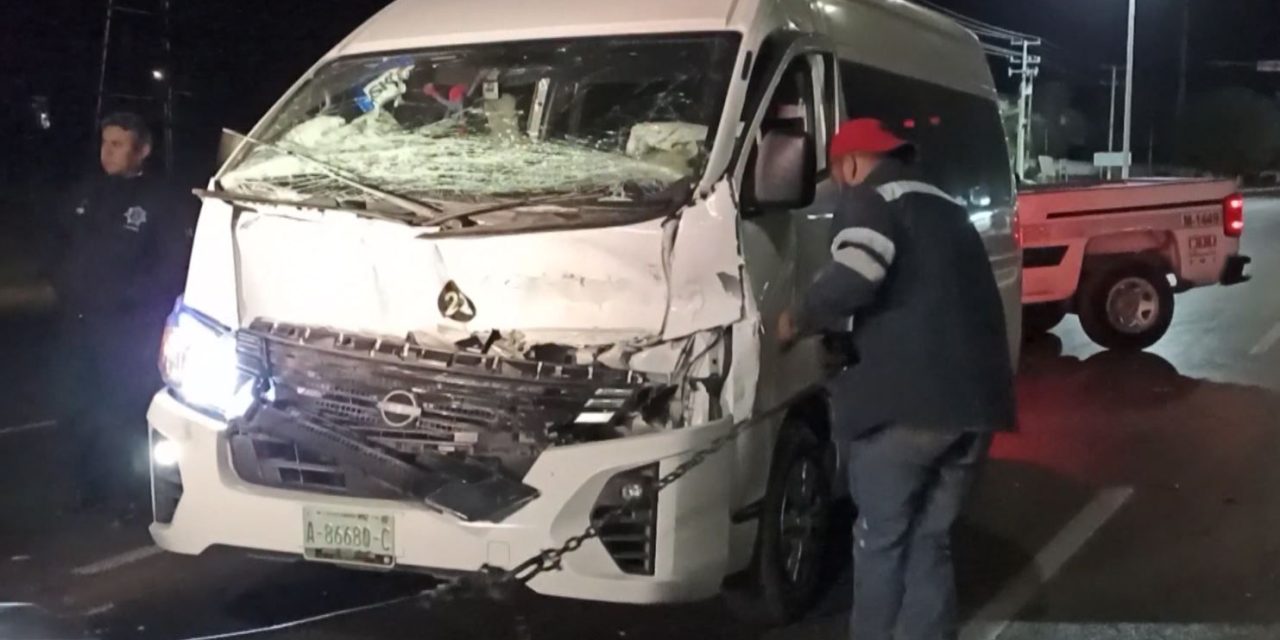 Saltillo: Se duerme y choca contra camión; lesionó a su copiloto y acabó detenido