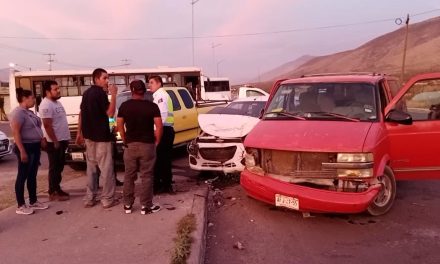 Una falla mecánica ocasiona un aparatoso accidente en Saltillo
