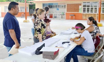 Saltillo: Se gastan cuotas de padres de familia en la Guayulera; mesa directiva desvió 90 mil pesos