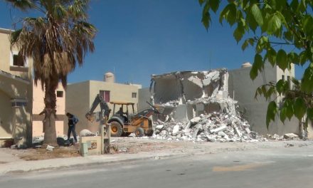 Saltillo: Inicia demolición de viviendas afectadas a seis meses de la explosión en Santa Fe Cactus